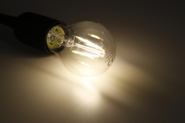 LED Filament Glühlampe  dimmbar  "Filed", E27, 6W, 600 lm, warmweiß, klar Alternative für 60W Glühbirnen